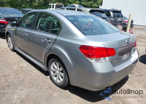 2010 Subaru Legacy 2.5I Premium из США, поврежденный, VIN 4S3BMCC63A3238505